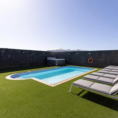 Penguina Play Blanca Lanzarote * 普拉亚布兰卡