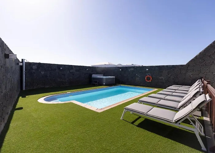 Penguina Play Blanca Lanzarote * פלאיה בלנקה